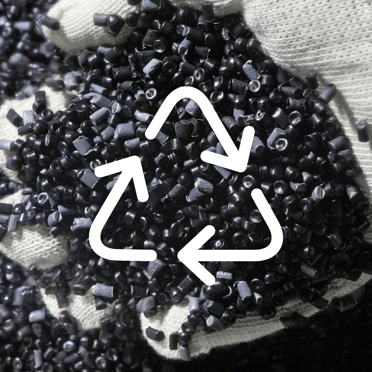 ZAGG MULTI PAIRING FULL SIZE KEYBOARD WITH WIRELESS CHARGING